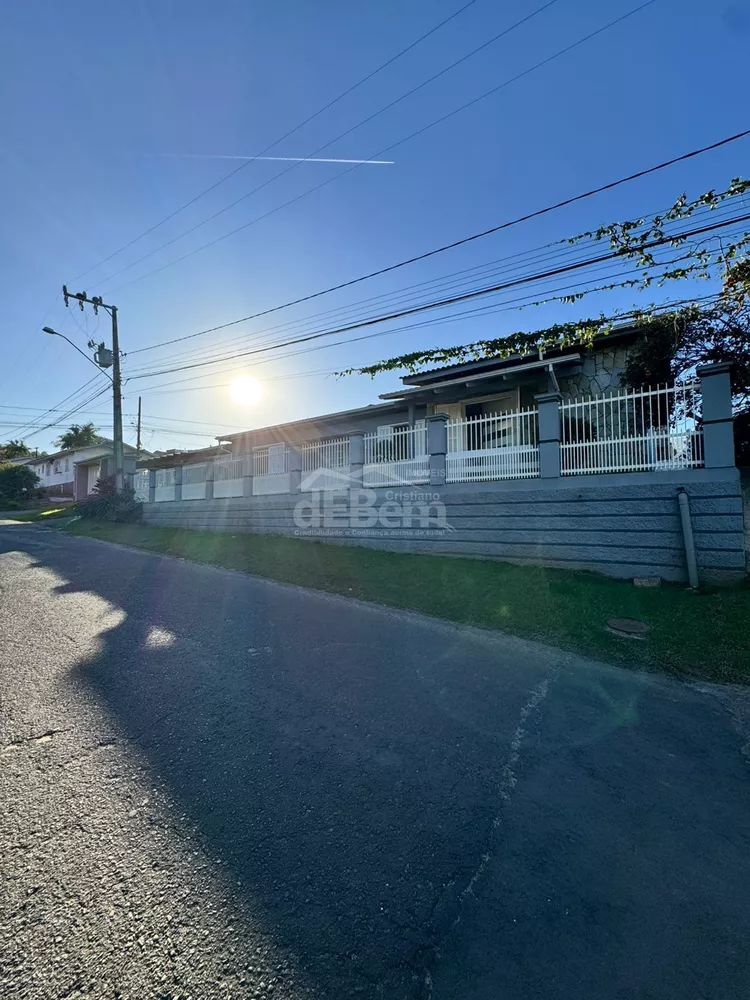 Casa, 3 quartos, 229 m² - Foto 1