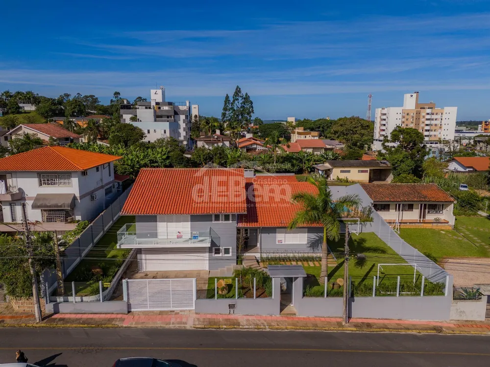 Casa, 4 quartos, 453 m² - Foto 1