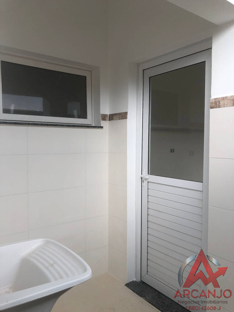 Casa à venda com 4 quartos, 80m² - Foto 2