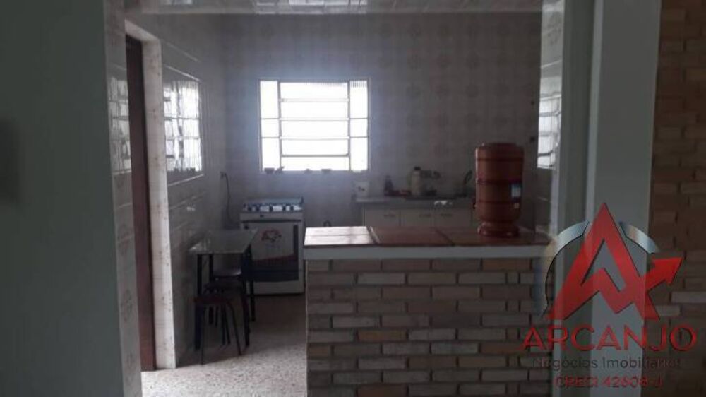 Casa à venda com 3 quartos, 230m² - Foto 4