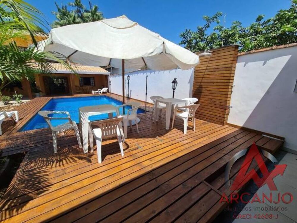 Casa à venda com 4 quartos, 300m² - Foto 2