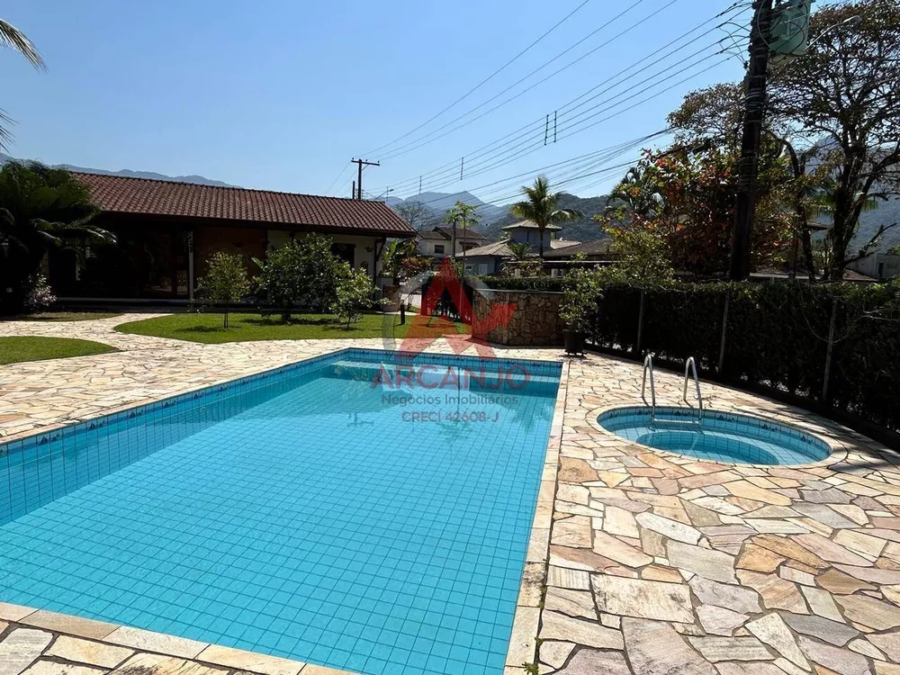 Casa, 3 quartos, 249 m² - Foto 1