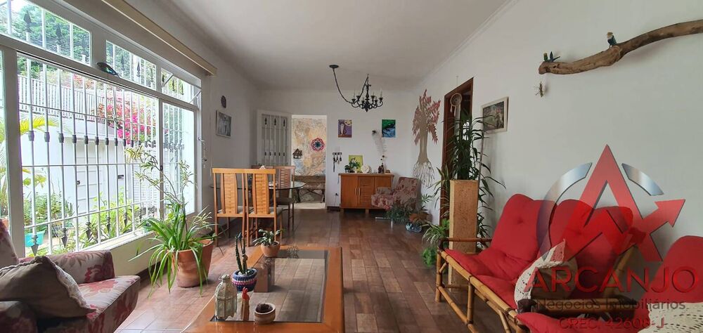 Casa, 4 quartos, 197 m² - Foto 1