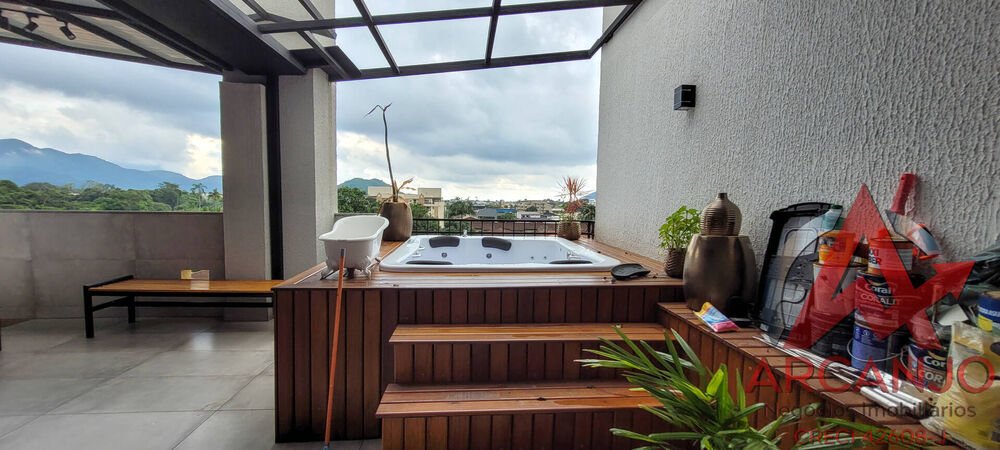 Cobertura à venda com 2 quartos, 110m² - Foto 2