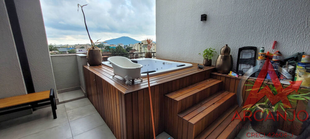 Cobertura à venda com 2 quartos, 110m² - Foto 1