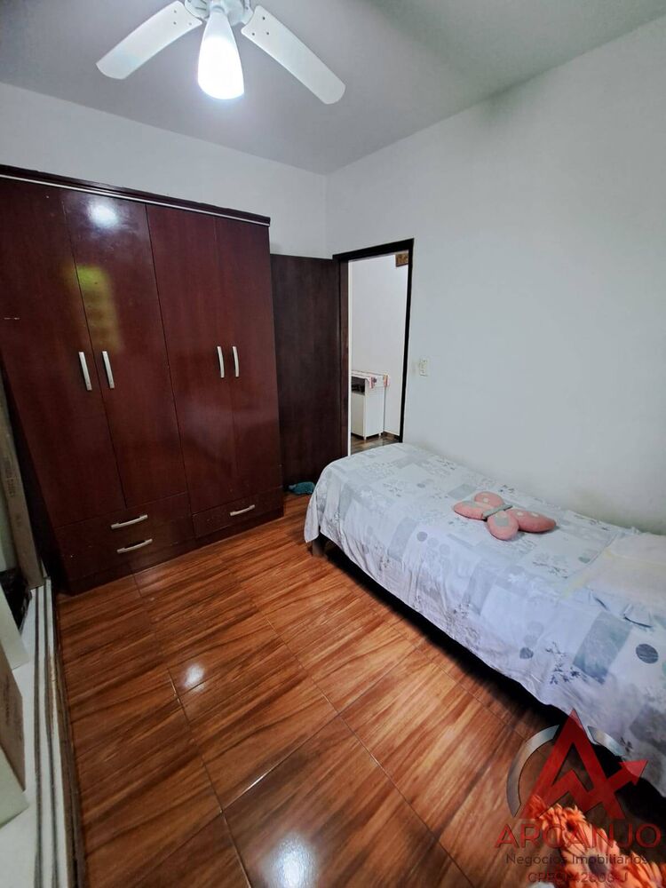 Casa à venda com 3 quartos, 216m² - Foto 3