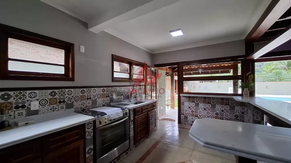 Casa, 4 quartos, 290 m² - Foto 2