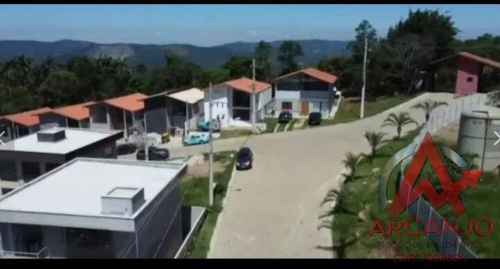 Casa à venda com 2 quartos, 115m² - Foto 2