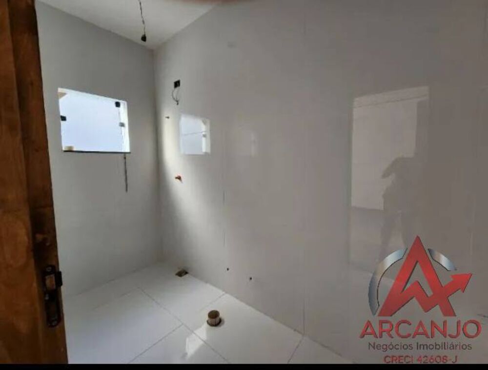 Casa à venda com 2 quartos, 115m² - Foto 1