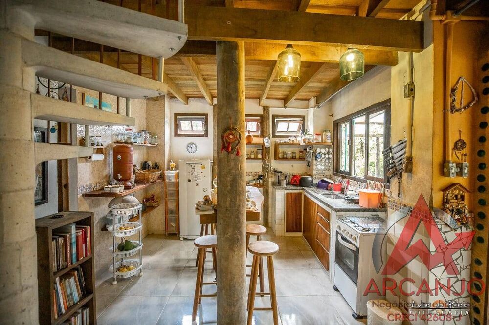 Prédio Inteiro à venda com 7 quartos, 1000m² - Foto 1