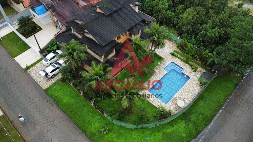 Casa à venda com 5 quartos, 400m² - Foto 1