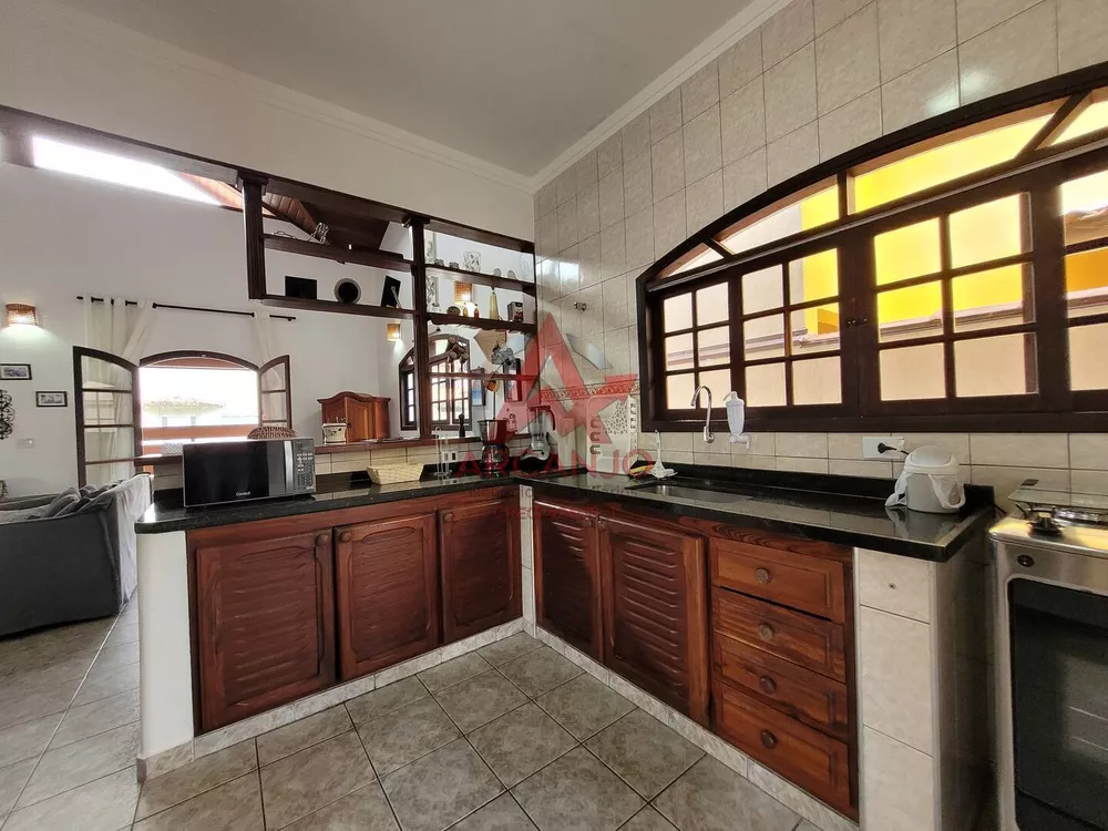 Casa, 4 quartos, 343 m² - Foto 1