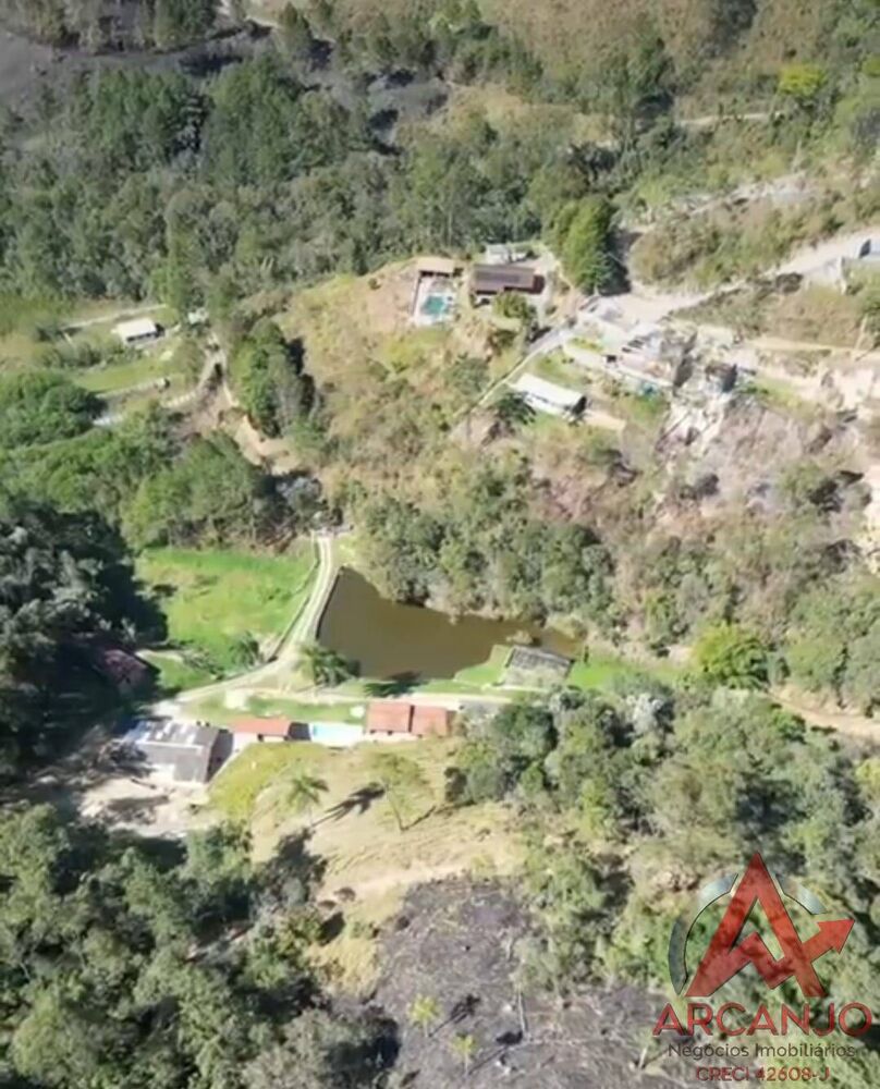 Sítio à venda com 3 quartos, 250m² - Foto 1