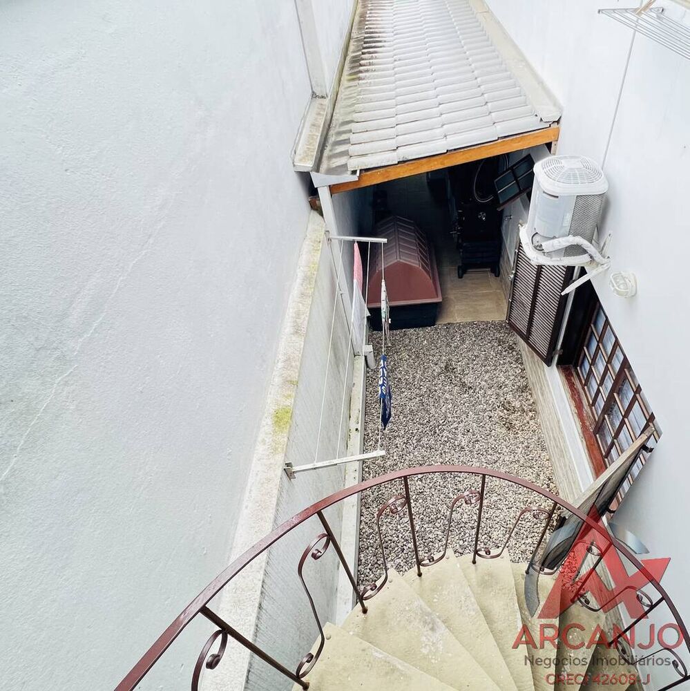 Casa à venda com 3 quartos, 87m² - Foto 2