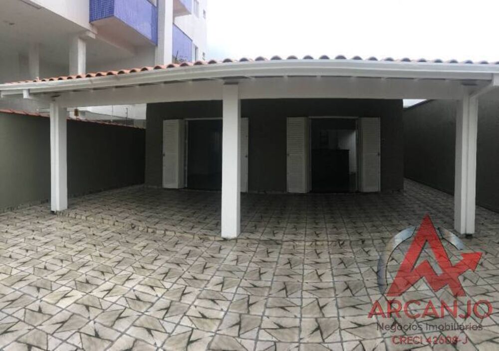 Casa para alugar com 3 quartos, 306m² - Foto 1