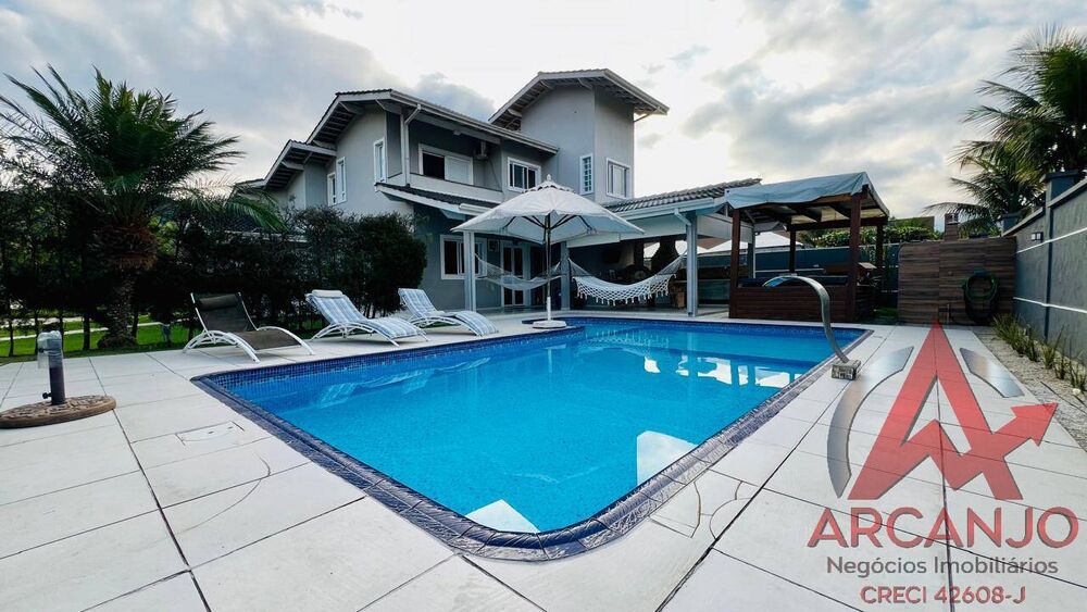 Casa à venda com 3 quartos, 561m² - Foto 1