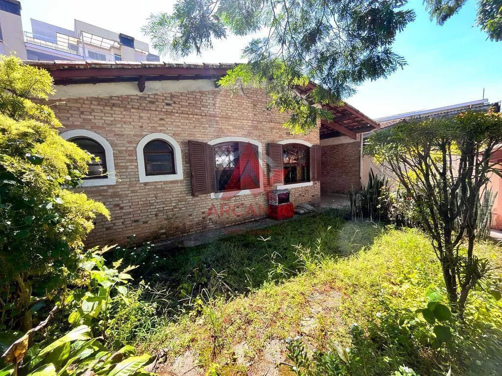Casa, 5 quartos, 206 m² - Foto 1