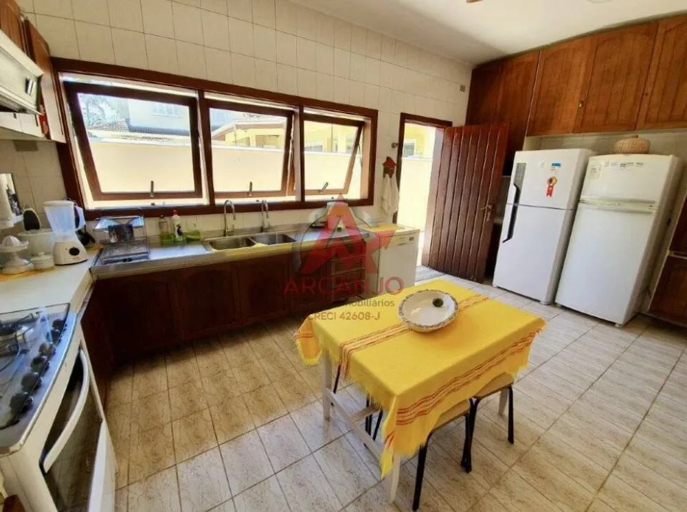 Casa, 6 quartos, 323 m² - Foto 2