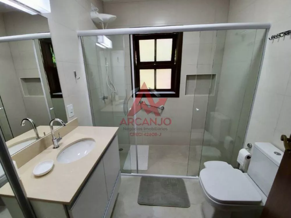 Casa, 6 quartos, 323 m² - Foto 1