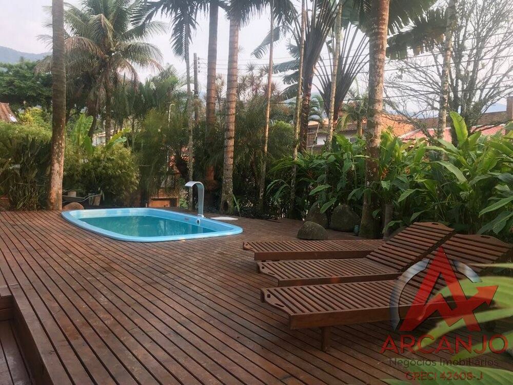 Casa à venda com 3 quartos, 36m² - Foto 2