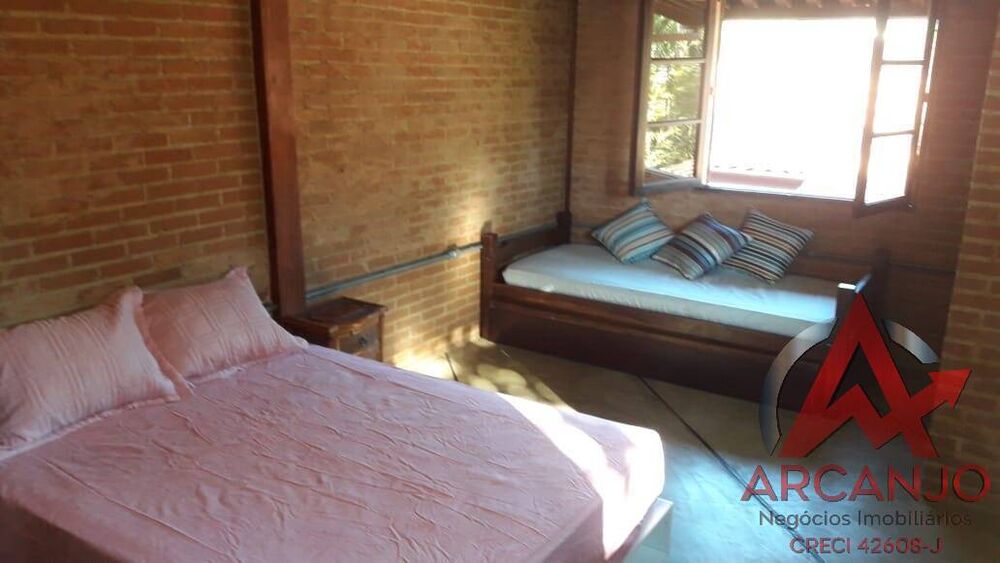 Casa à venda com 3 quartos, 36m² - Foto 1