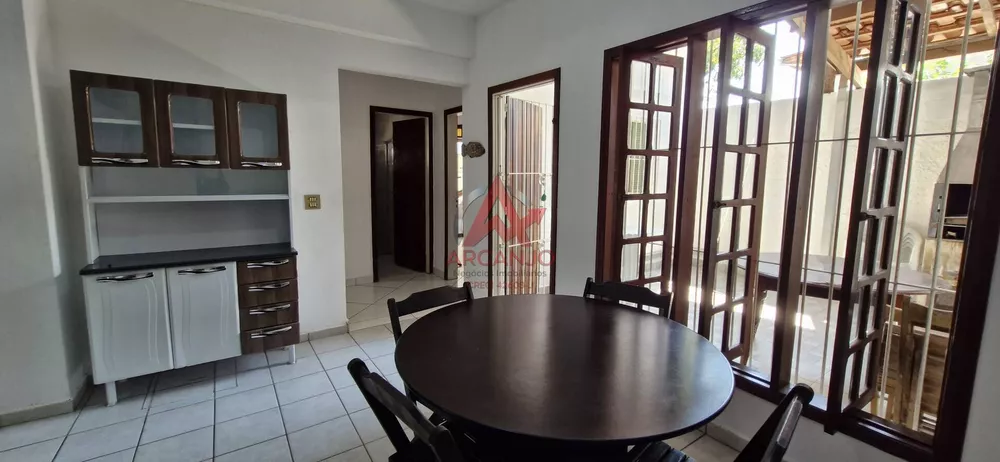 Casa, 4 quartos, 149 m² - Foto 1