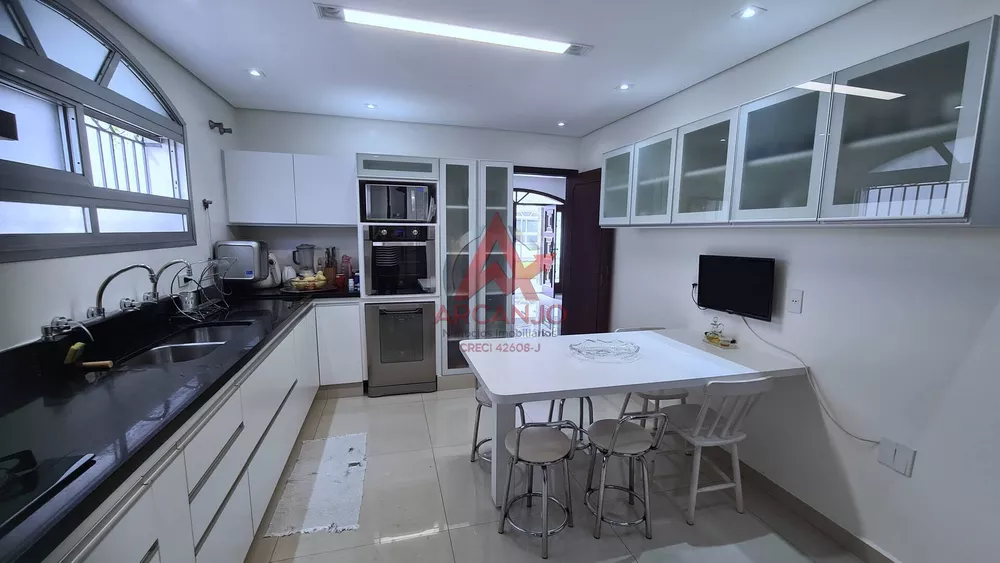 Sobrado, 4 quartos, 440 m² - Foto 2