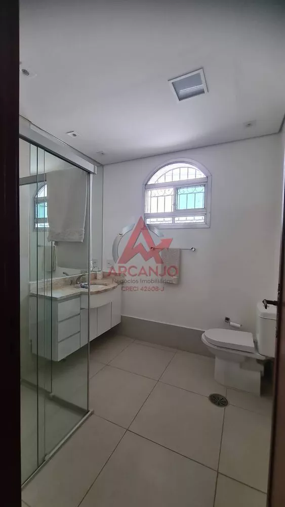 Sobrado, 4 quartos, 440 m² - Foto 1