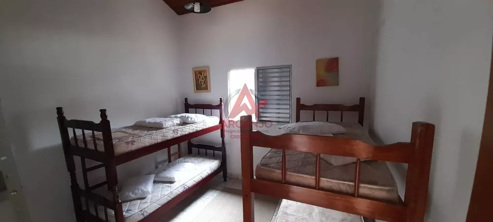 Casa, 6 quartos, 190 m² - Foto 2