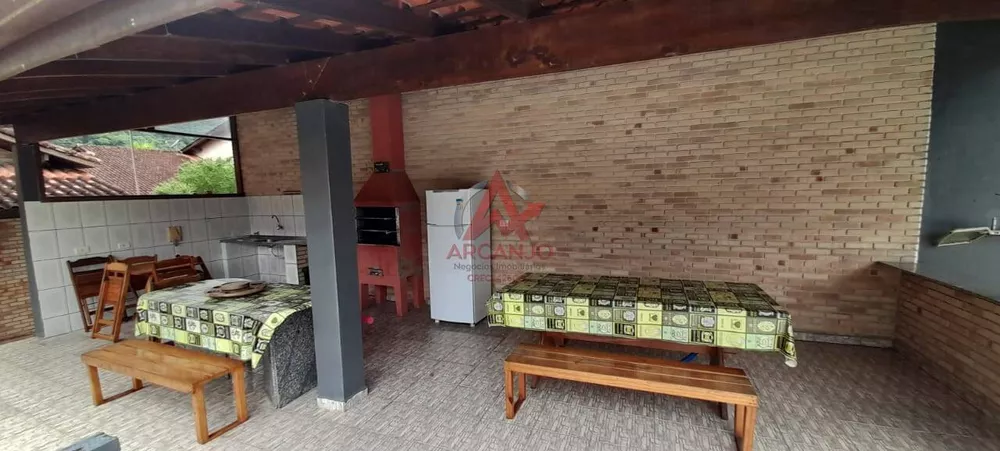 Casa, 6 quartos, 190 m² - Foto 4