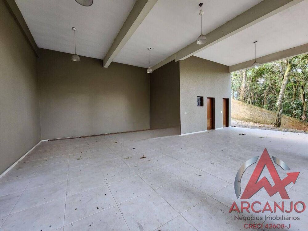 Casa à venda com 3 quartos, 350m² - Foto 2