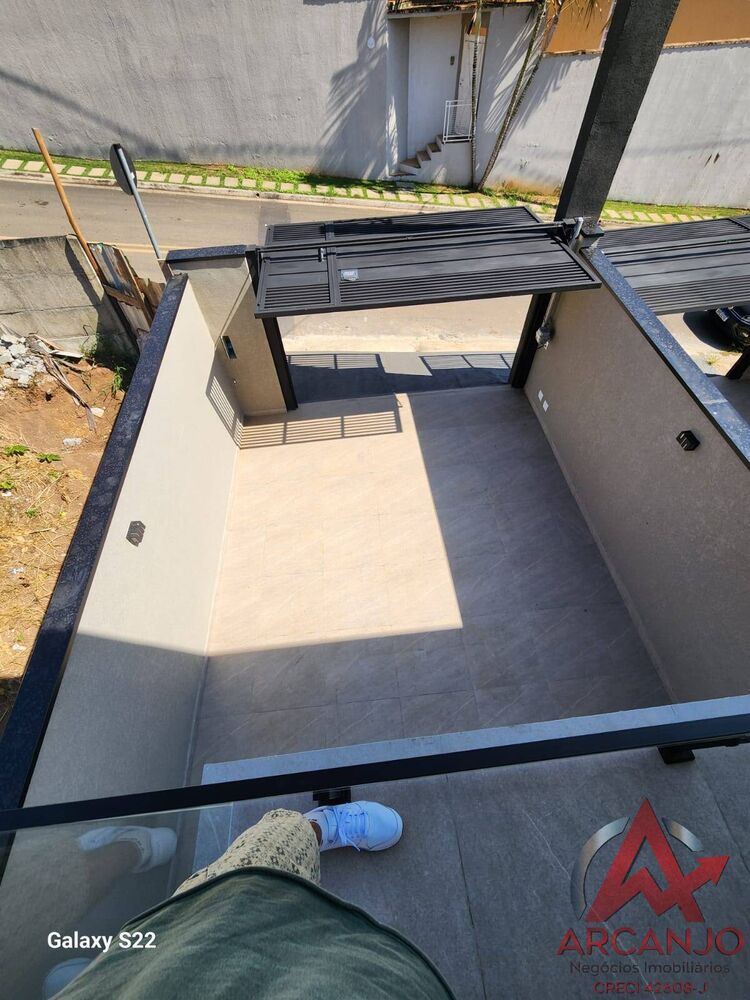 Sobrado à venda com 3 quartos, 110m² - Foto 1