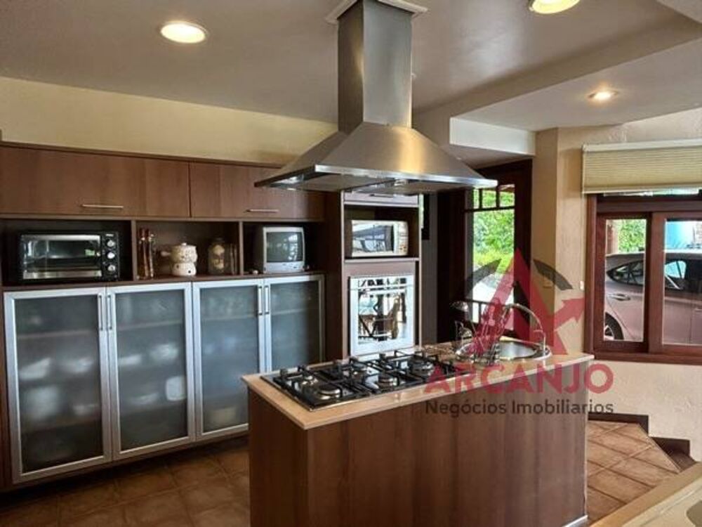Casa à venda com 5 quartos, 360m² - Foto 4