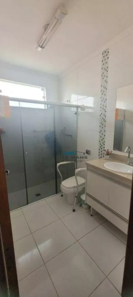 Casa à venda com 3 quartos, 125m² - Foto 1