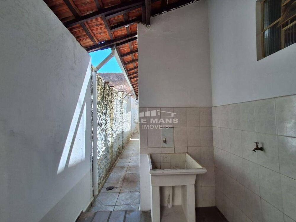 Casa, 2 quartos, 241 m² - Foto 11