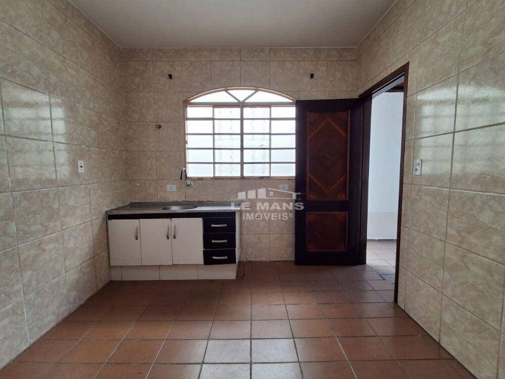Casa, 2 quartos, 241 m² - Foto 2