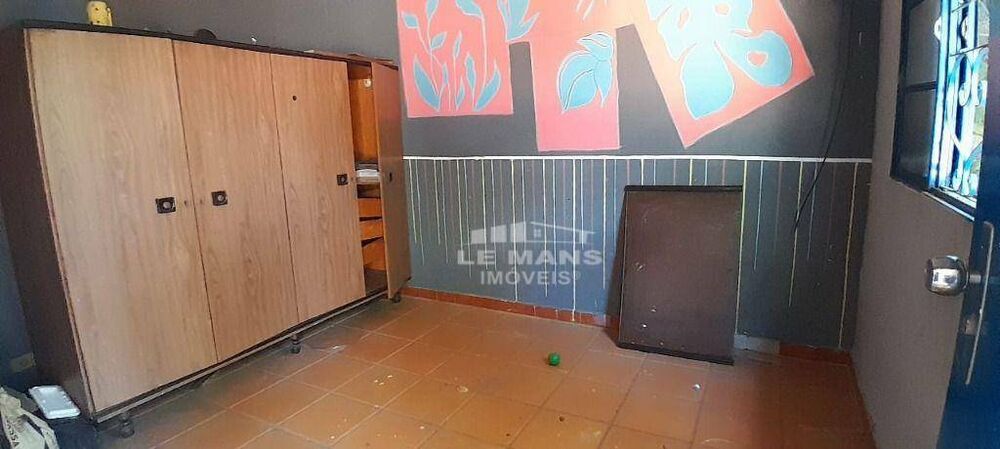 Casa, 6 quartos, 231 m² - Foto 2