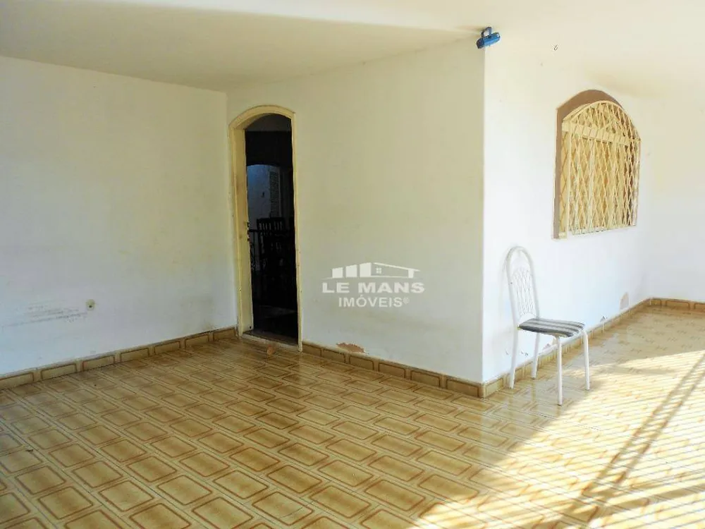 Casa, 3 quartos, 197 m² - Foto 1