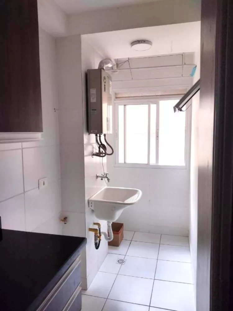 Apartamento à venda com 2 quartos, 62m² - Foto 2