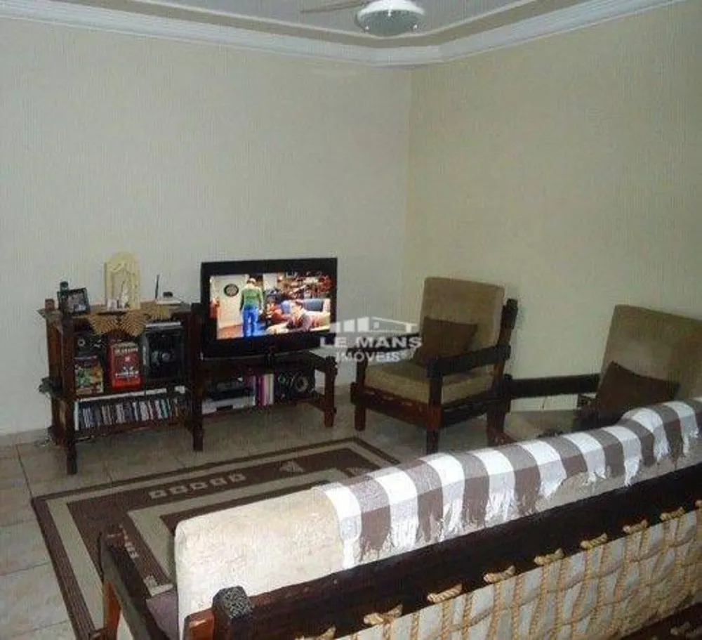 Casa, 3 quartos, 176 m² - Foto 1