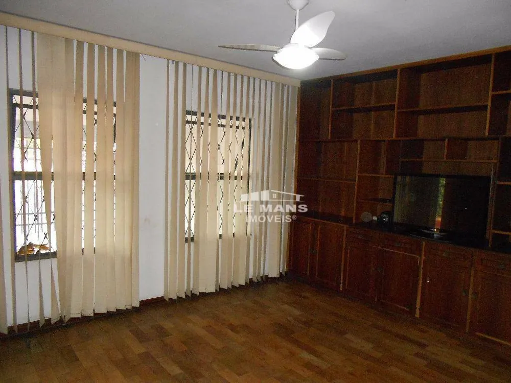 Casa, 3 quartos, 236 m² - Foto 2