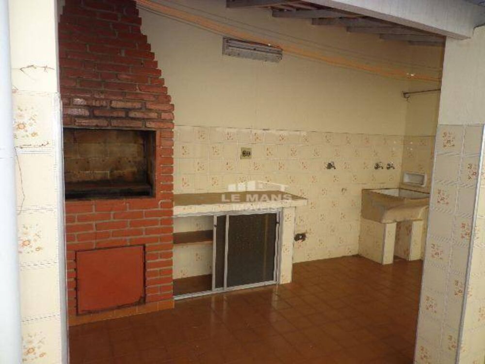 Casa à venda com 3 quartos, 222m² - Foto 9