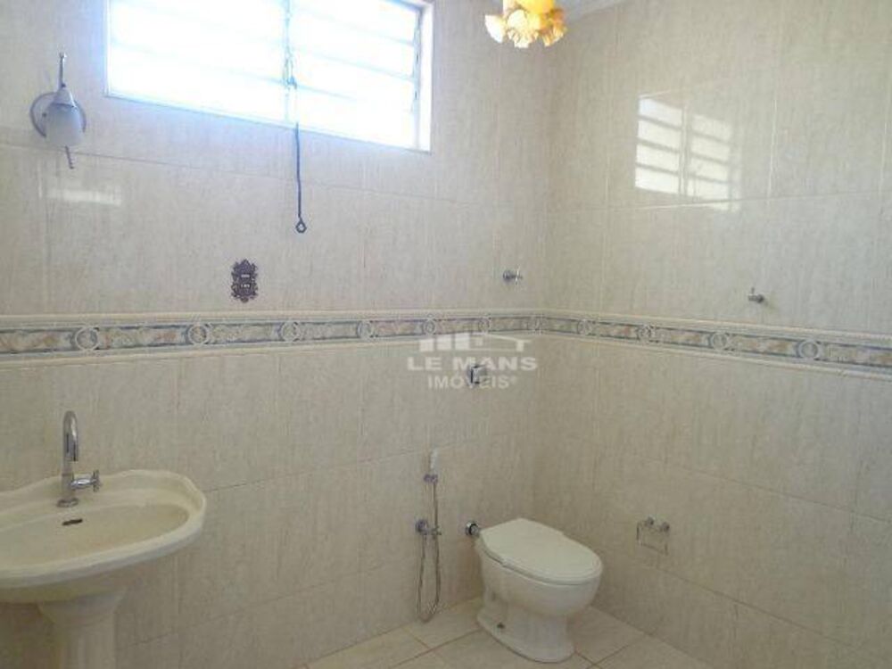 Casa à venda com 3 quartos, 222m² - Foto 8