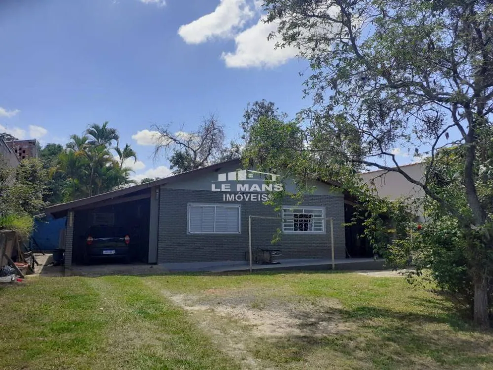 Chácara, 3 quartos, 2500 m² - Foto 1