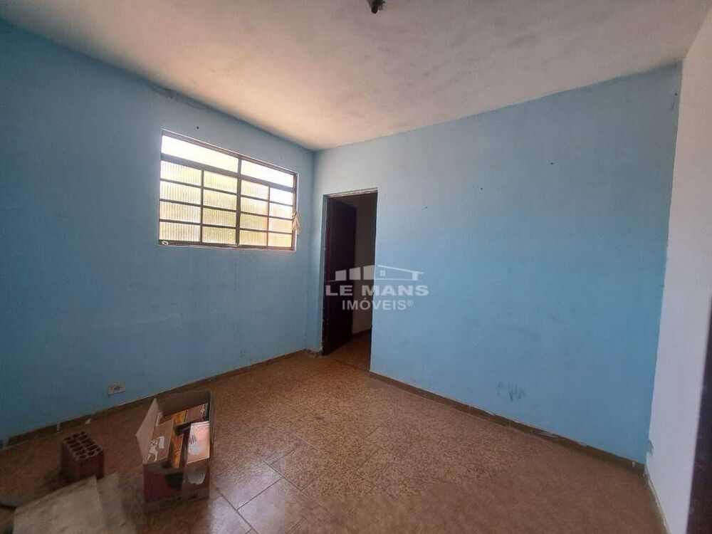 Casa à venda com 4 quartos, 151m² - Foto 9