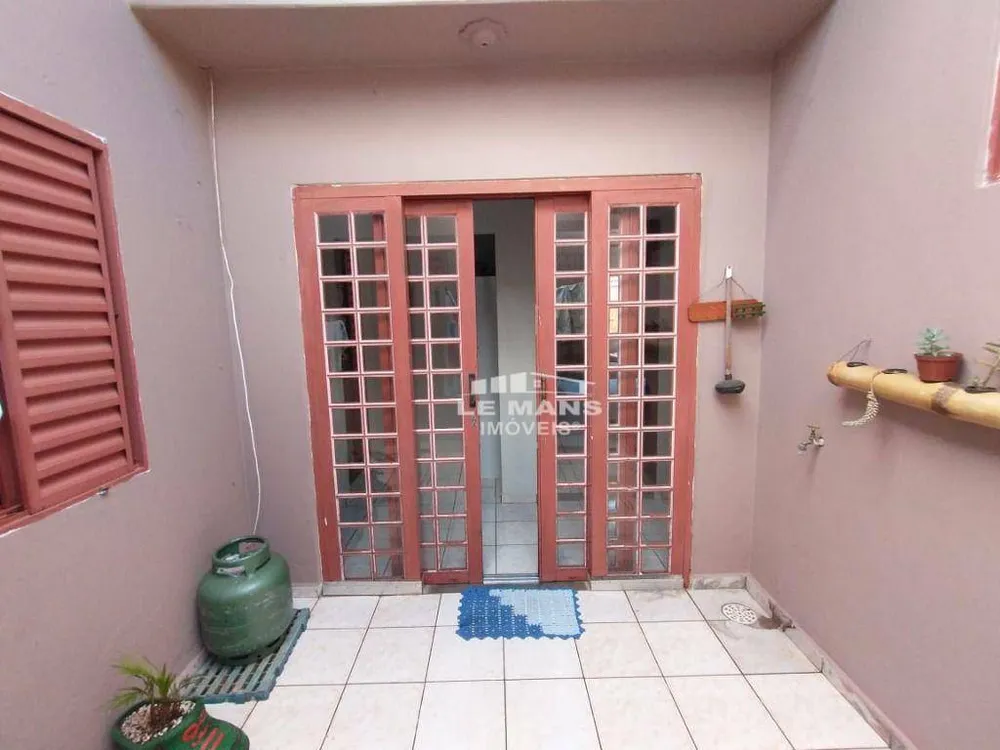 Casa, 3 quartos, 215 m² - Foto 8