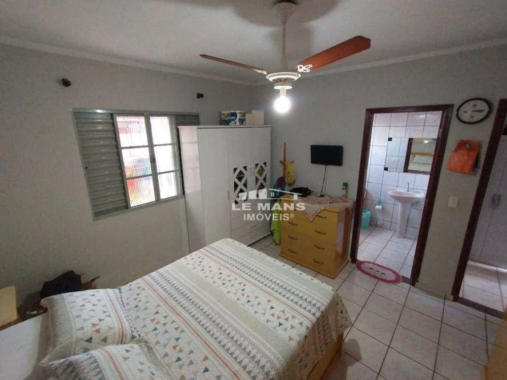 Casa, 3 quartos, 215 m² - Foto 4