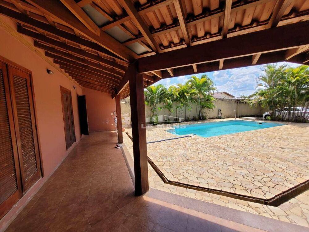 Casa à venda com 3 quartos, 200m² - Foto 4