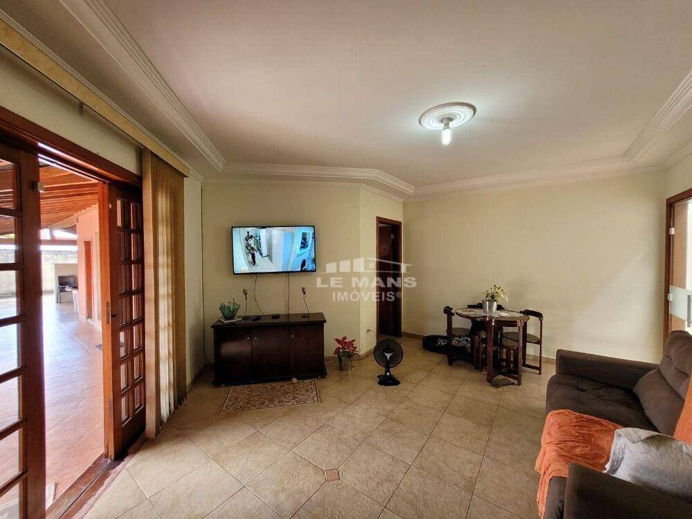 Casa à venda com 3 quartos, 200m² - Foto 6