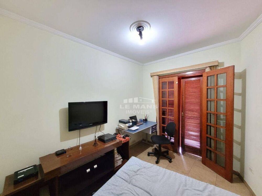 Casa à venda com 3 quartos, 200m² - Foto 7